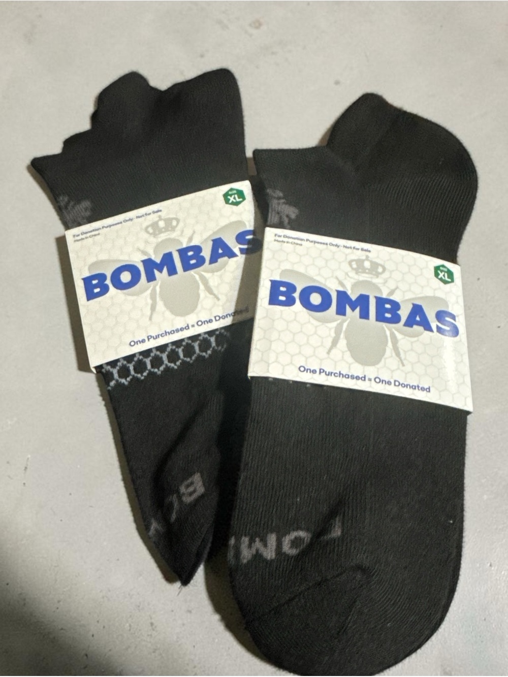 NWT 2 pair Bombas Men's Black/gray Ankle Socks - XL